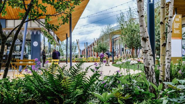 Garden Square, Rushden Lakes by Macgregor Smith